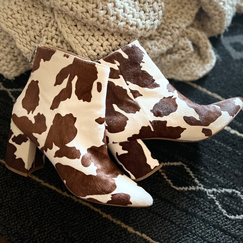 STEVE MADDEN BROWN COW PRINT BOOTIES! CAN LOWER!!!